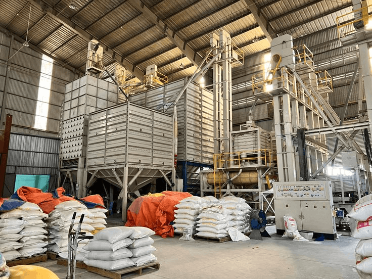 Milling and storage facility supporting grade consistency